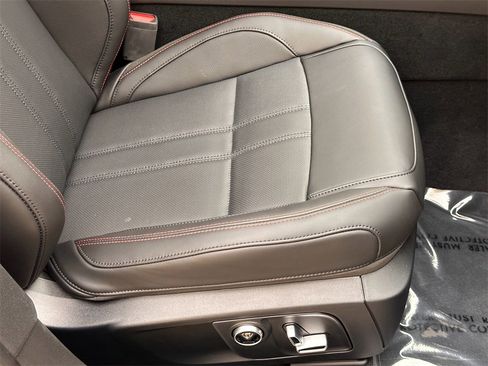 Used 2024 Maserati Levante GT Ultima image 32