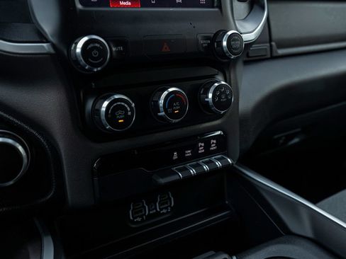 Used 2022 RAM 1500 Big Horn AWD/4WD image 23