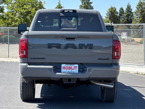 New 2026 RAM 3500 Laramie AWD/4WD image 4
