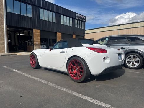 Used 2008 Pontiac Solstice Convertible w/ Premium Package RWD image 5