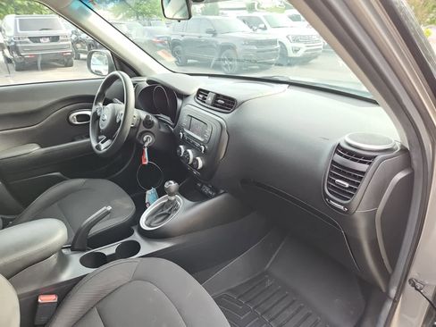Used 2015 Kia Soul FWD image 17