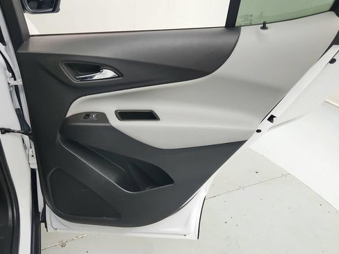Used 2023 Chevrolet Equinox RS FWD image 26