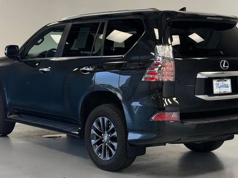Used 2023 Lexus GX 460 Premium w/ Premium Package AWD/4WD image 4