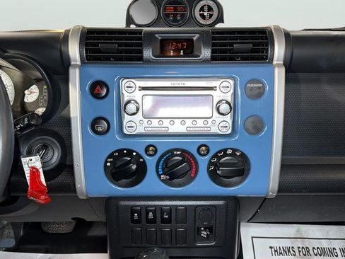 Used 2011 Toyota FJ Cruiser 4WD w/ Convenience Pkg image 16