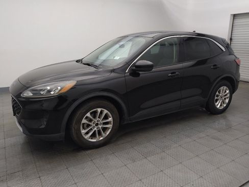 Used 2020 Ford Escape SE FWD image 2