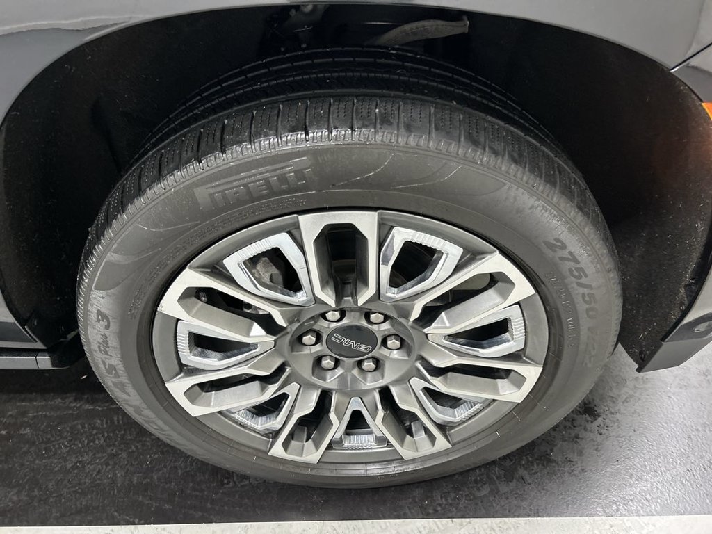 Used 2023 GMC Yukon Denali Ultimate AWD/4WD image 8