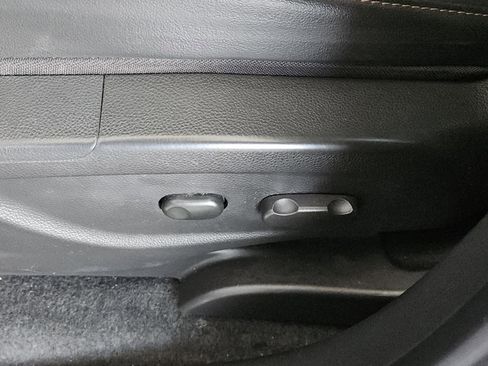 Used 2020 Chevrolet Trax LT w/ LT Convenience Package image 26