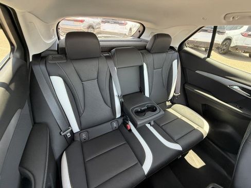 Used 2025 Buick Envision Sport Touring AWD/4WD image 40