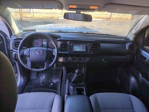 Used 2016 Toyota Tacoma SR w/ SR Convenience Package image 9