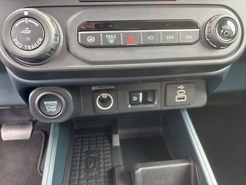 Used 2025 Ford Maverick Lariat w/ 4K Tow Package image 22