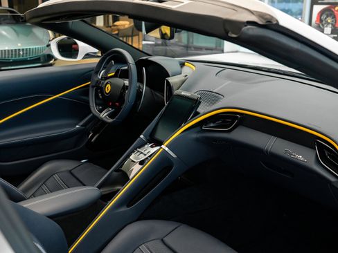 Used 2024 Ferrari Roma Spider image 11