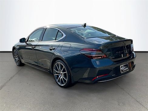 Used 2023 Genesis G70 2.0T image 5