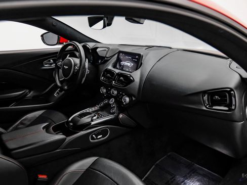 Used 2019 Aston Martin V8 Vantage Coupe image 46
