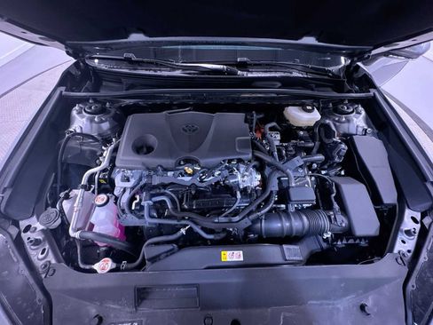 Used 2025 Toyota Camry SE image 11