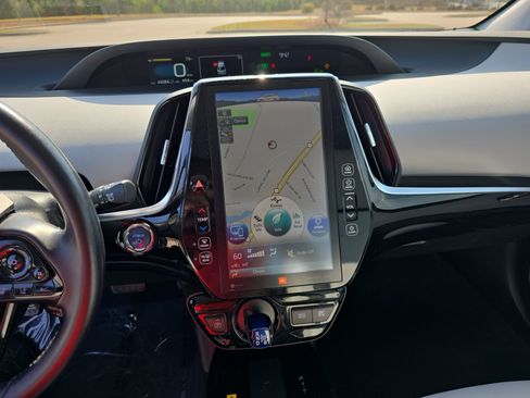 Used 2020 Toyota Prius Limited image 21