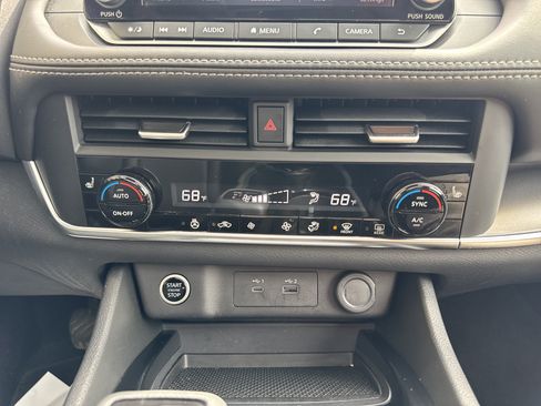 Used 2023 Nissan Rogue SV w/ SV Premium B Package AWD/4WD image 18