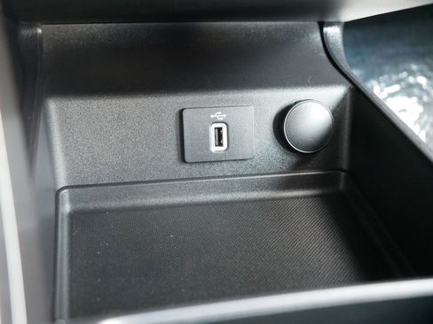 Used 2018 Ford Fusion SE w/ Fusion SE Technology Package image 33