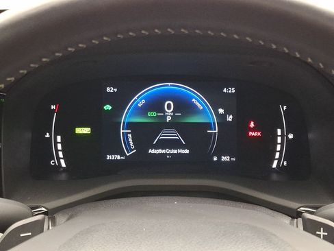 Used 2025 Toyota Camry SE w/ Convenience Package FWD image 16