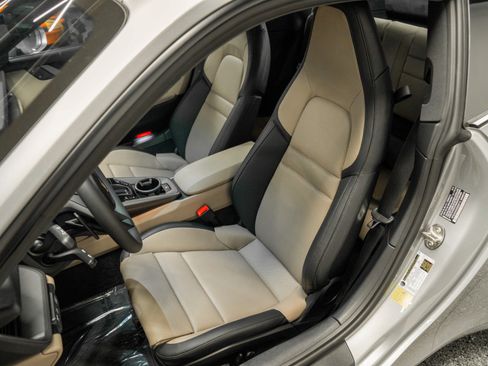 Used 2025 Porsche 911 Carrera image 23