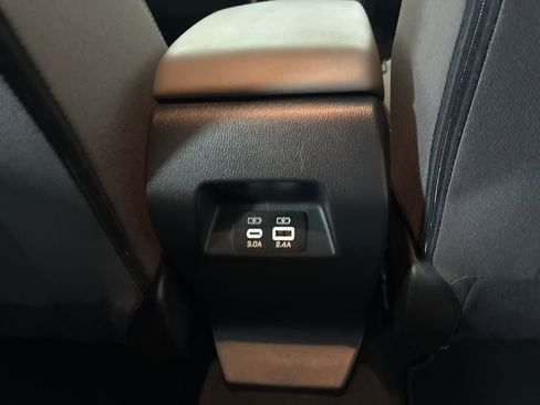 Used 2025 Subaru Crosstrek 2.0i Premium image 30