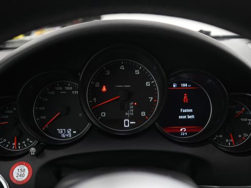 Used 2017 Porsche Cayenne Platinum Edition image 25