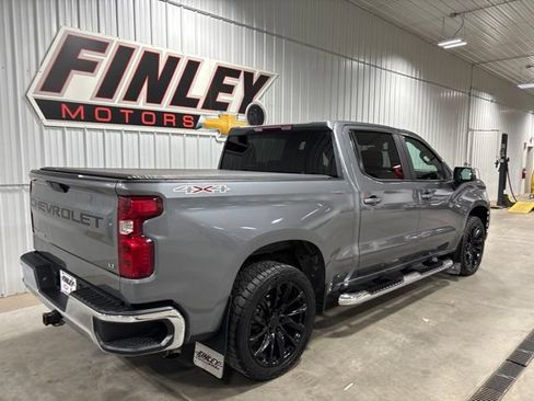 Used 2022 Chevrolet Silverado 1500 LT AWD/4WD image 11