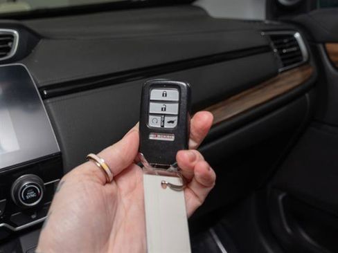 Used 2018 Honda CR-V Touring image 13