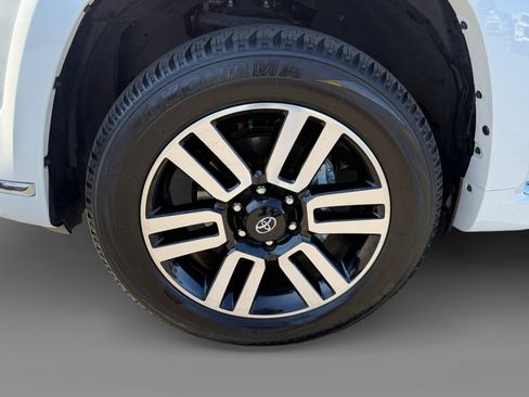 Used 2024 Toyota 4Runner Limited AWD/4WD image 9