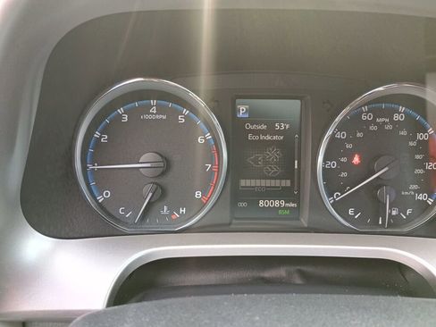 Used 2018 Toyota RAV4 Limited image 13