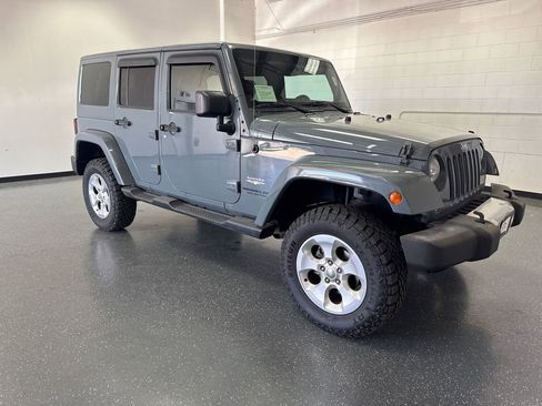 Used 2015 Jeep Wrangler Unlimited Sahara AWD/4WD image 2