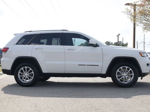 Used 2021 Jeep Grand Cherokee Laredo image 6