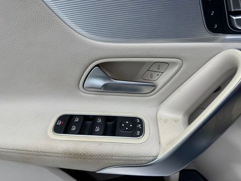 Used 2020 Mercedes-Benz CLA 250 image 36