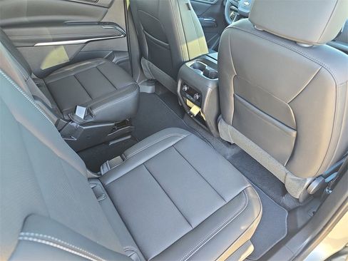 New 2026 Chevrolet Traverse LT image 11