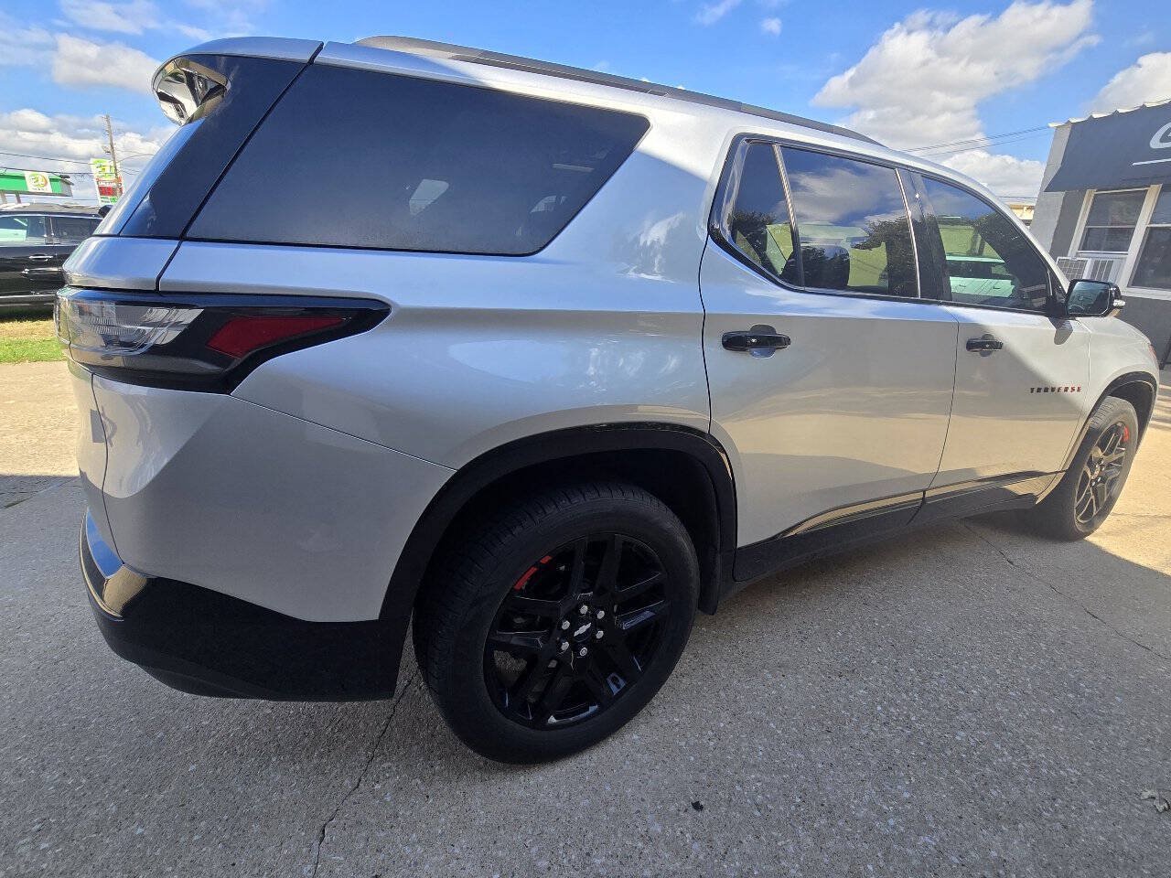 Used 2019 Chevrolet Traverse Premier w/ Redline Edition FWD image 6