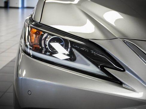 Certified 2021 Lexus ES 350 w/ Premium Package image 29