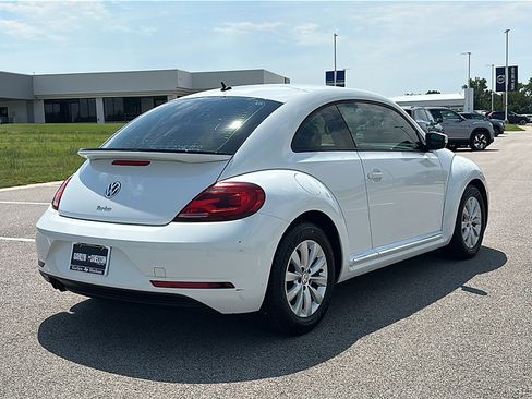 Used 2019 Volkswagen Beetle 2.0T S image 8