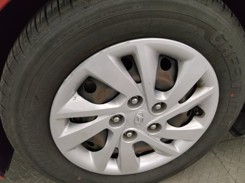 Used 2020 Hyundai Elantra SE FWD image 31