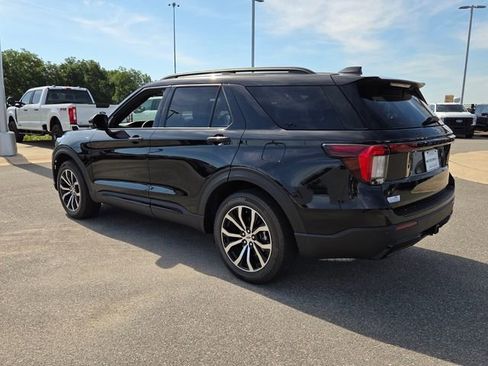 New 2026 Ford Explorer ST-Line RWD image 9