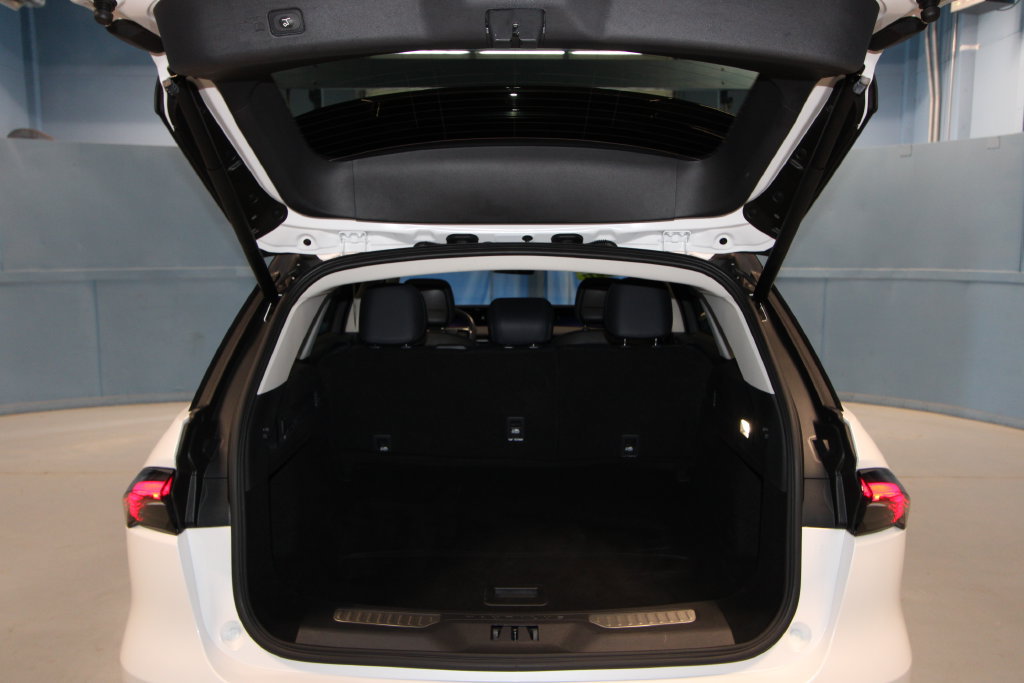 Used 2025 Lincoln Nautilus Reserve AWD/4WD image 47