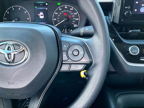 Used 2025 Toyota Corolla LE FWD image 48