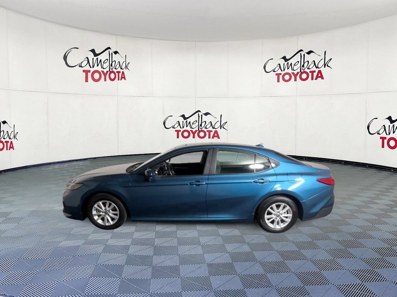 Used 2025 Toyota Camry LE w/ Convenience Package FWD image 7