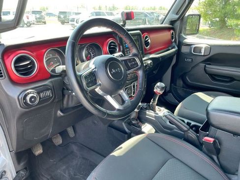 Used 2021 Jeep Wrangler Unlimited Rubicon w/ LED Lighting Group AWD/4WD image 11