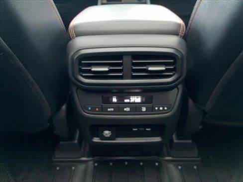 Used 2025 Honda Pilot TrailSport image 18