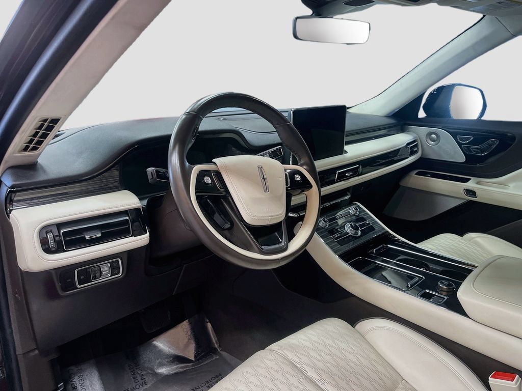 Used 2023 Lincoln Aviator Black Label AWD/4WD image 9
