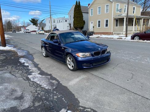 Used 2010 BMW 128i Convertible w/ Premium Pkg RWD image 3