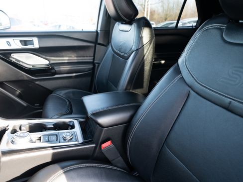 Used 2023 Ford Explorer ST w/ Equipment Group 401A image 10