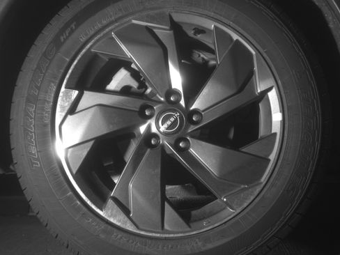 Used 2025 Nissan Rogue SV FWD image 15