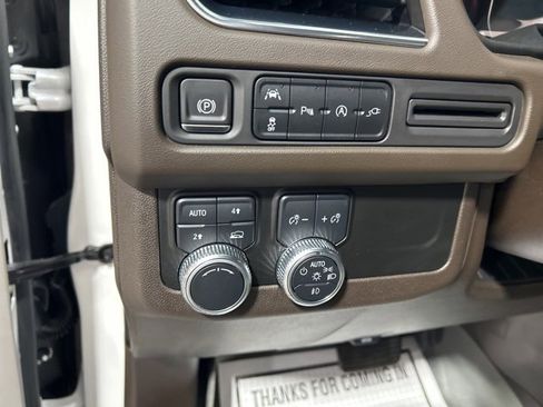 Used 2021 GMC Yukon XL SLT w/ Rear Media and Nav Package image 20