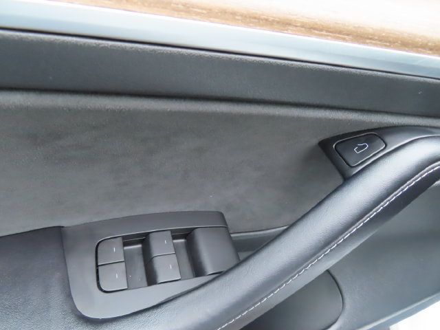 Used 2022 Tesla Model 3 RWD image 11