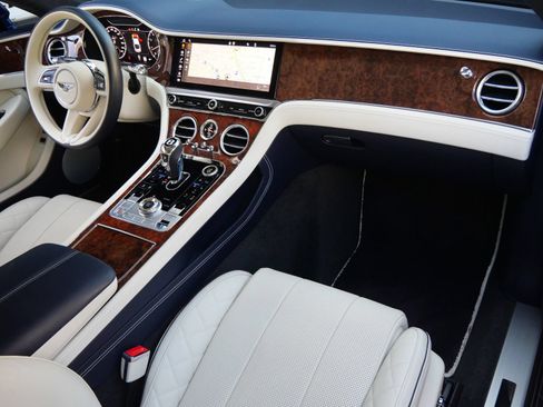 Used 2022 Bentley Continental GT AWD/4WD image 2